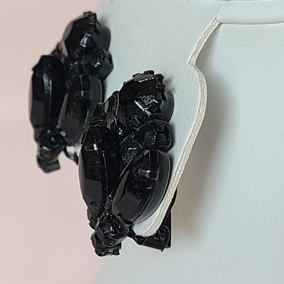 Jet Black Glass Rhinestone Clip-On Earrings Cluster Flower Gothic Vampcore Fan - Picture 6 of 8
